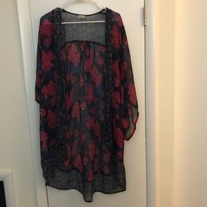 Hollister kimono
